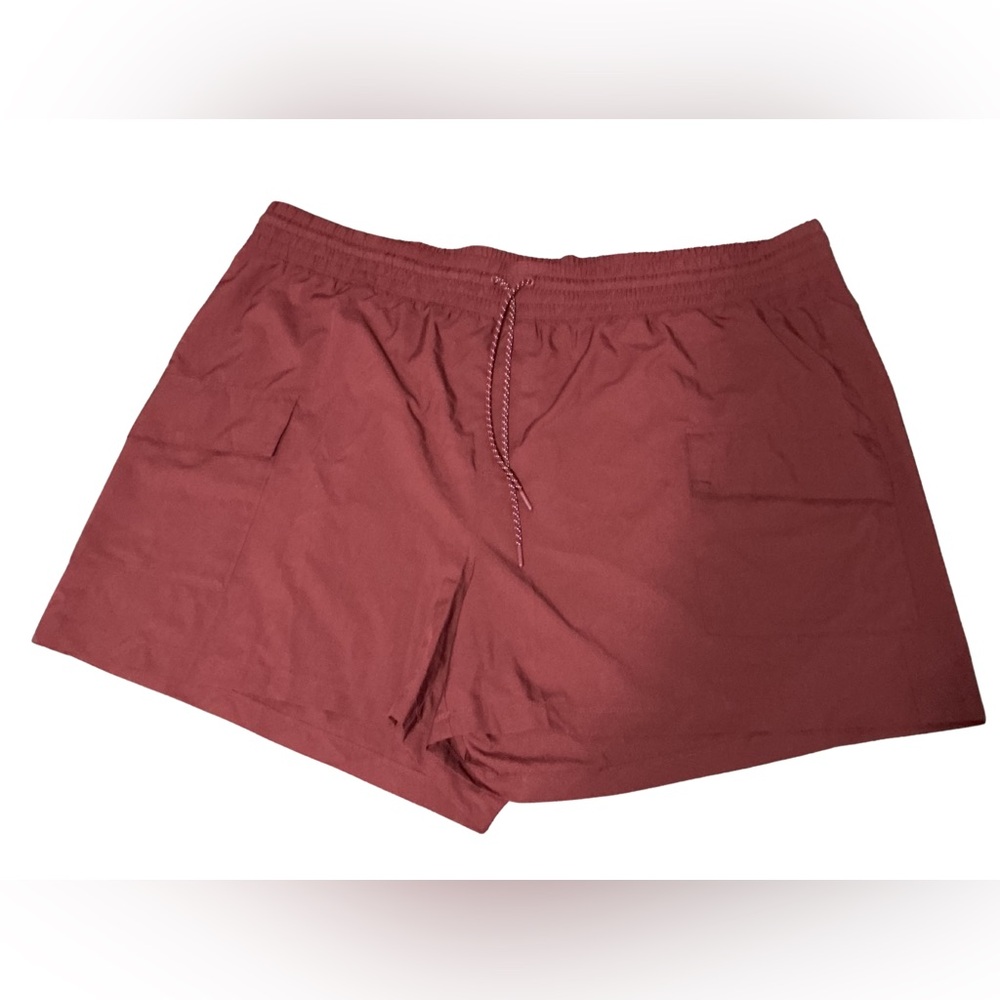 Women's Cargo Shorts in Maroon